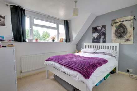 Silverthorne Drive, Caversham, Image 9