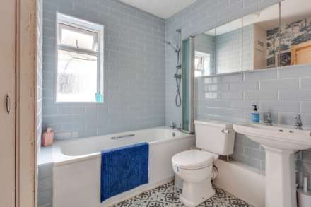 Blenheim Road, Caversham Heights, Image 21