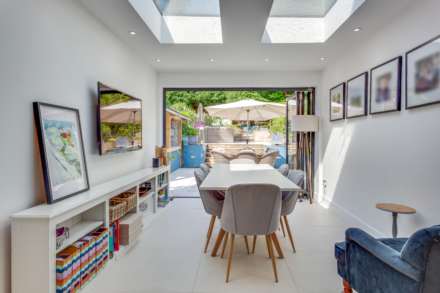 Blenheim Road, Caversham Heights, Image 5