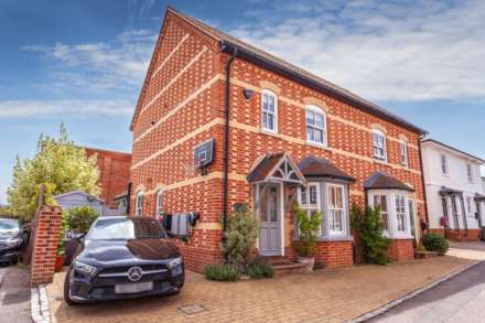 Farm Road, Henley-on-Thames, South Oxfordshire