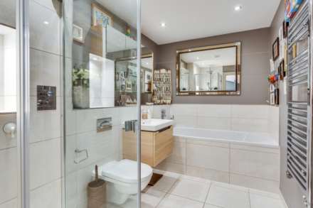 Farm Road, Henley-on-Thames, South Oxfordshire, Image 4