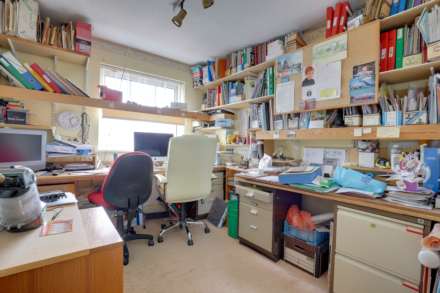 Delafield Drive, Calcot, Image 12