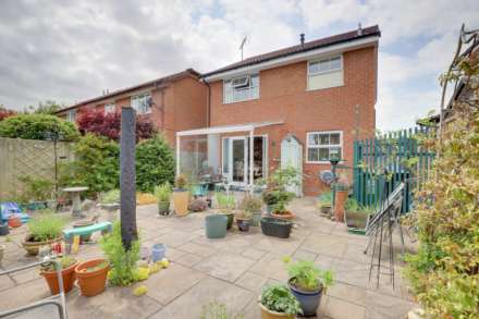 Delafield Drive, Calcot, Image 5