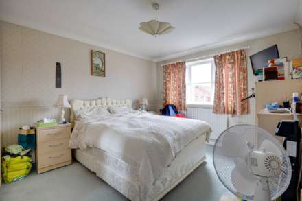 Delafield Drive, Calcot, Image 8