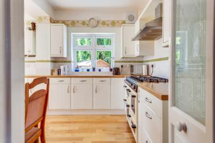 Balmore Drive, Reading, Image 10