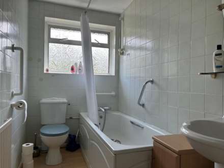 Westleigh Drive, Sonning Common, South Oxfordshire, Image 13