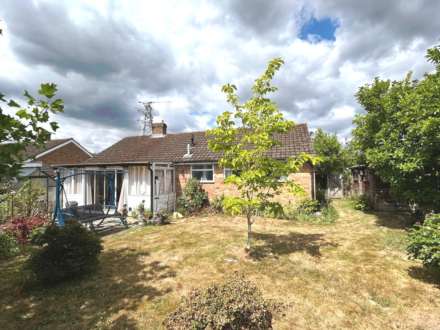 Westleigh Drive, Sonning Common, South Oxfordshire, Image 2