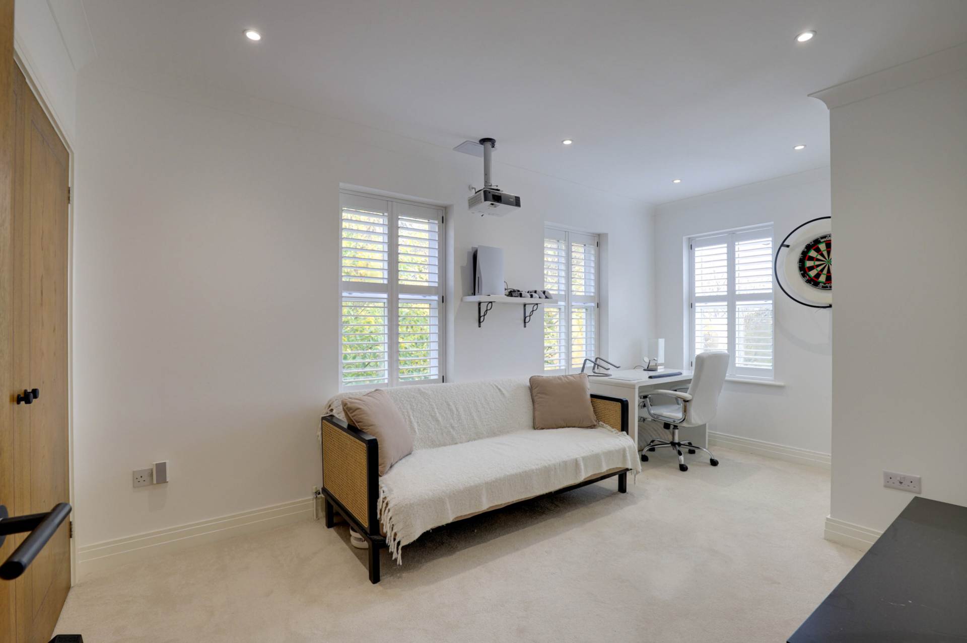 Notley Place, Emmer Green, Image 19