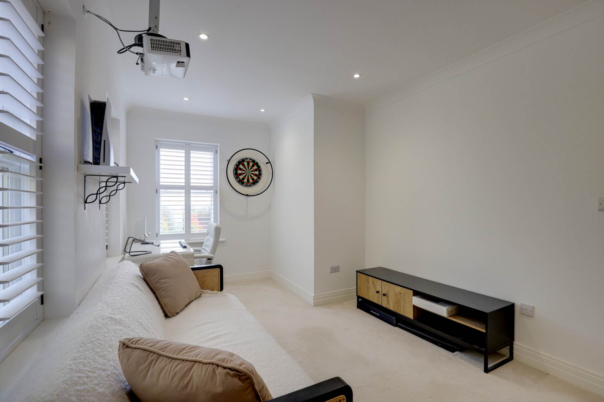 Notley Place, Emmer Green, Image 20