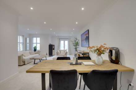 Notley Place, Emmer Green, Image 11