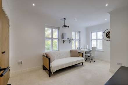 Notley Place, Emmer Green, Image 19