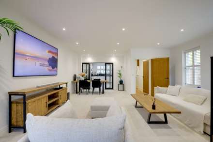 Notley Place, Emmer Green, Image 2