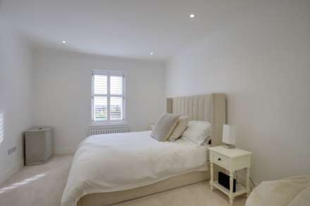 Notley Place, Emmer Green, Image 8