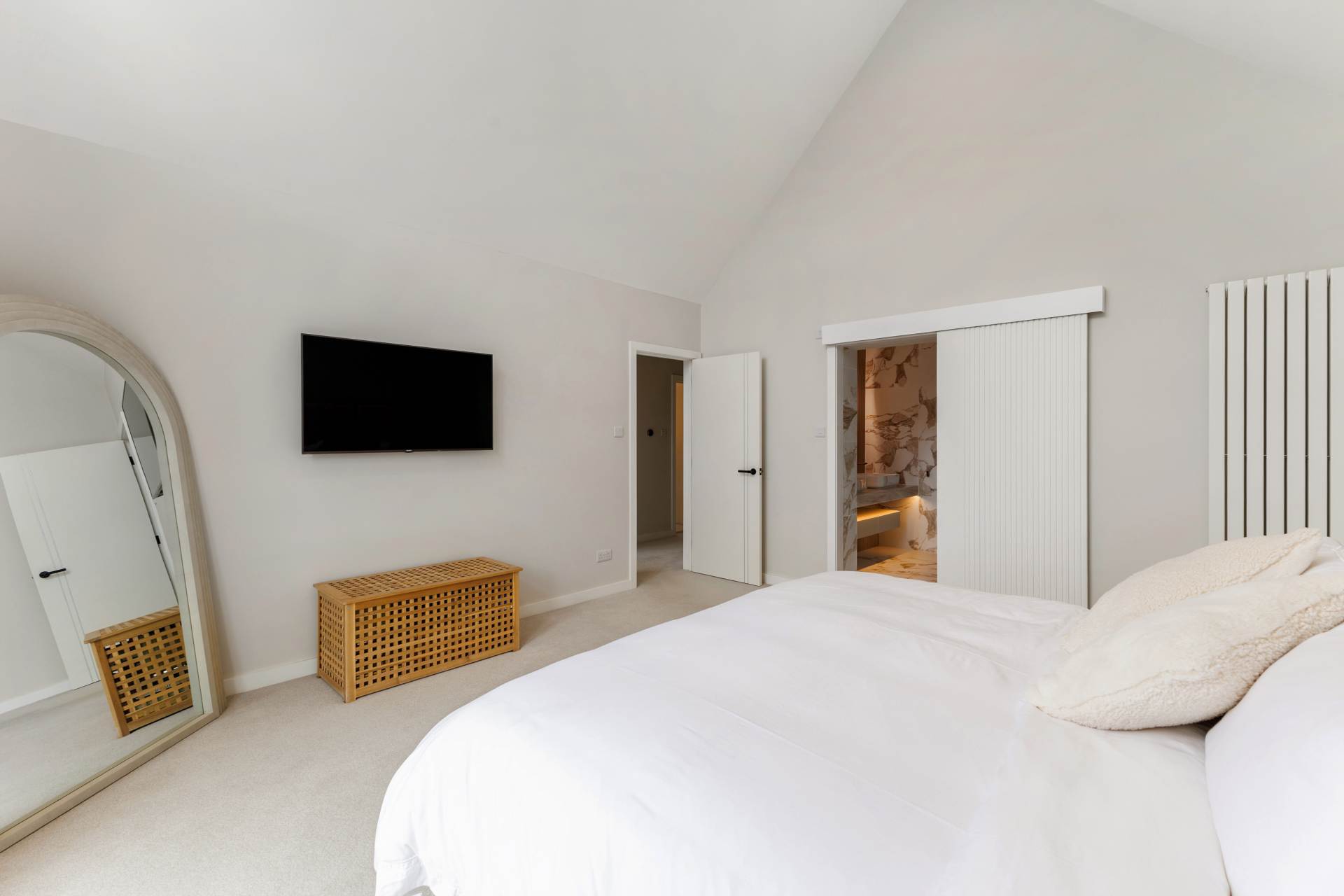 Upper Woodcote Road, Caversham Heights, Image 24
