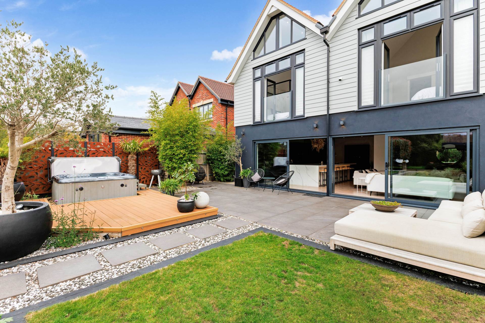 Upper Woodcote Road, Caversham Heights, Image 34