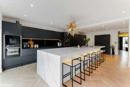 Upper Woodcote Road, Caversham Heights, Image 12