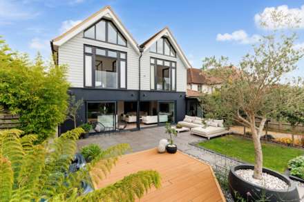 Upper Woodcote Road, Caversham Heights, Image 33