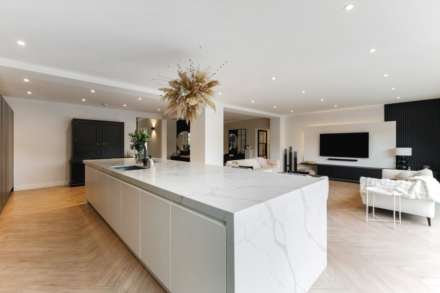 Upper Woodcote Road, Caversham Heights, Image 4