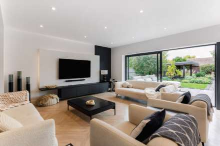 Upper Woodcote Road, Caversham Heights, Image 8