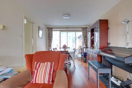 Orchard Avenue, Sonning Common, Image 11