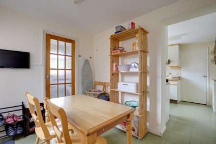 Orchard Avenue, Sonning Common, Image 12
