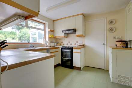 Orchard Avenue, Sonning Common, Image 13