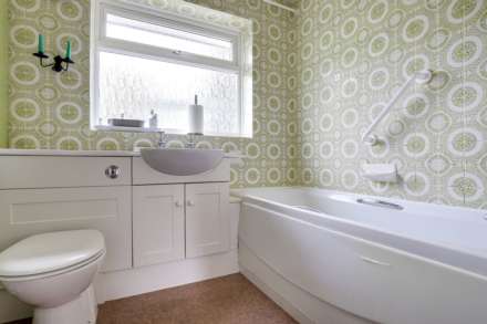 Orchard Avenue, Sonning Common, Image 20