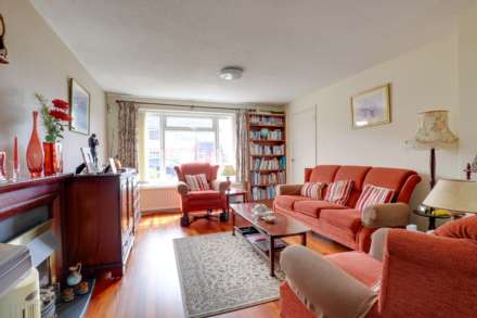 Orchard Avenue, Sonning Common, Image 4