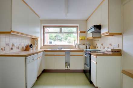 Orchard Avenue, Sonning Common, Image 6
