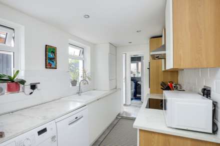 Queens Road, Caversham, Image 4