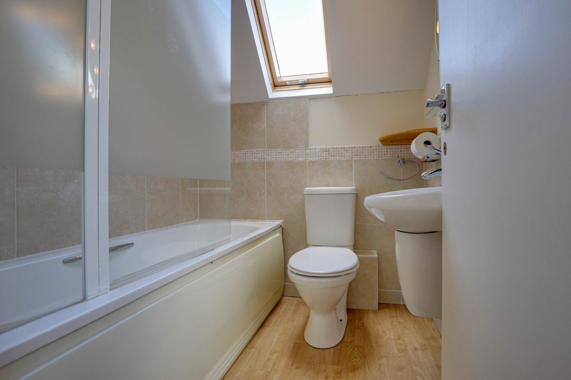 Kidmore End Road, Emmer Green, Reading, Image 17