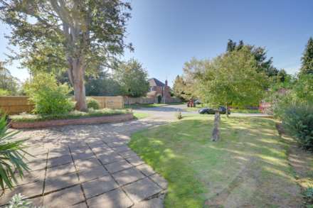 Kidmore End Road, Emmer Green, Reading, Image 19
