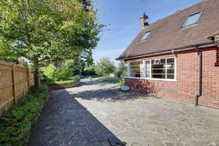 Kidmore End Road, Emmer Green, Reading, Image 25
