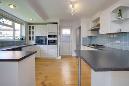 Ilkley Road, Reading, Image 18