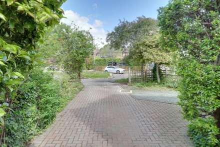 Burnham Rise, Emmer Green, Image 19