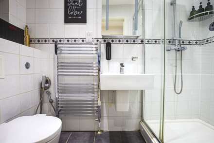 Conisboro Avenue, Caversham Heights, Image 13