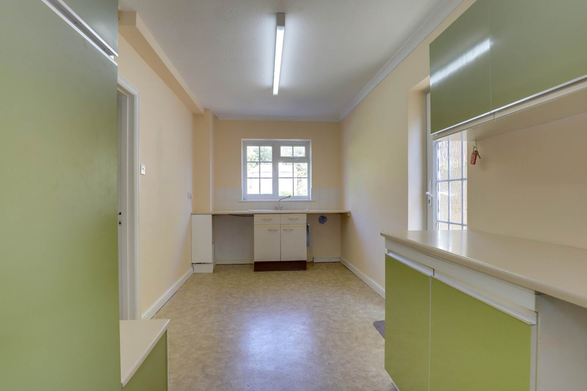 Picton Way, Caversham, Image 13
