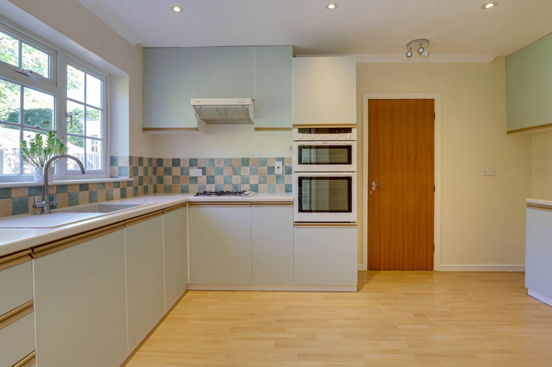Picton Way, Caversham, Image 6