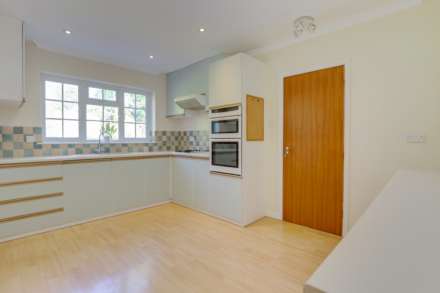 Picton Way, Caversham, Image 12