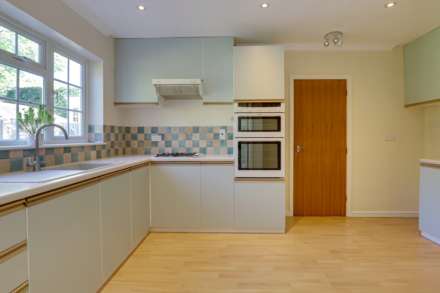 Picton Way, Caversham, Image 6