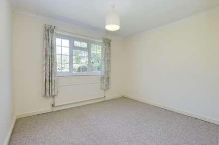 Picton Way, Caversham, Image 8