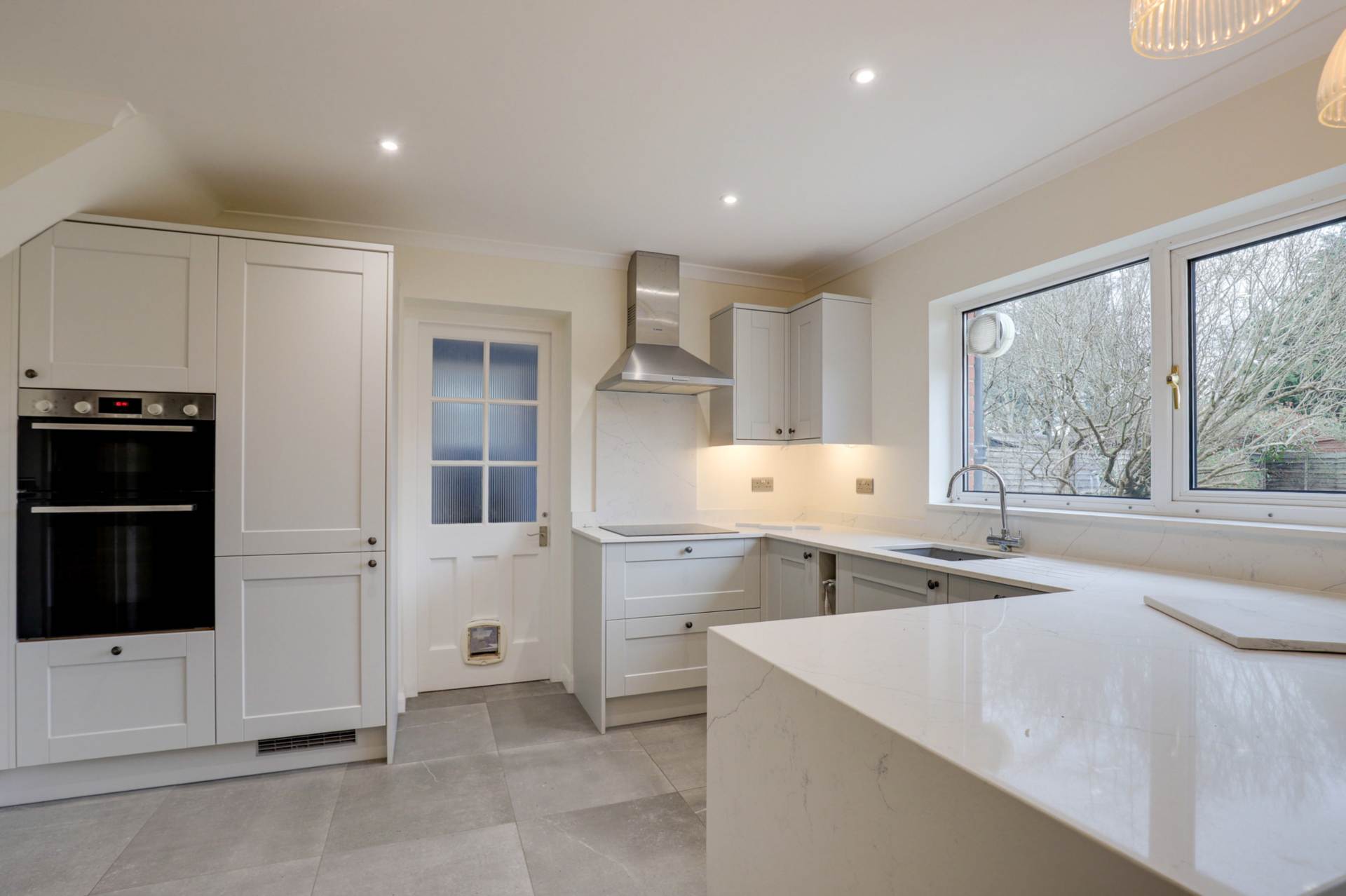 Surley Row, Emmer Green, Image 12