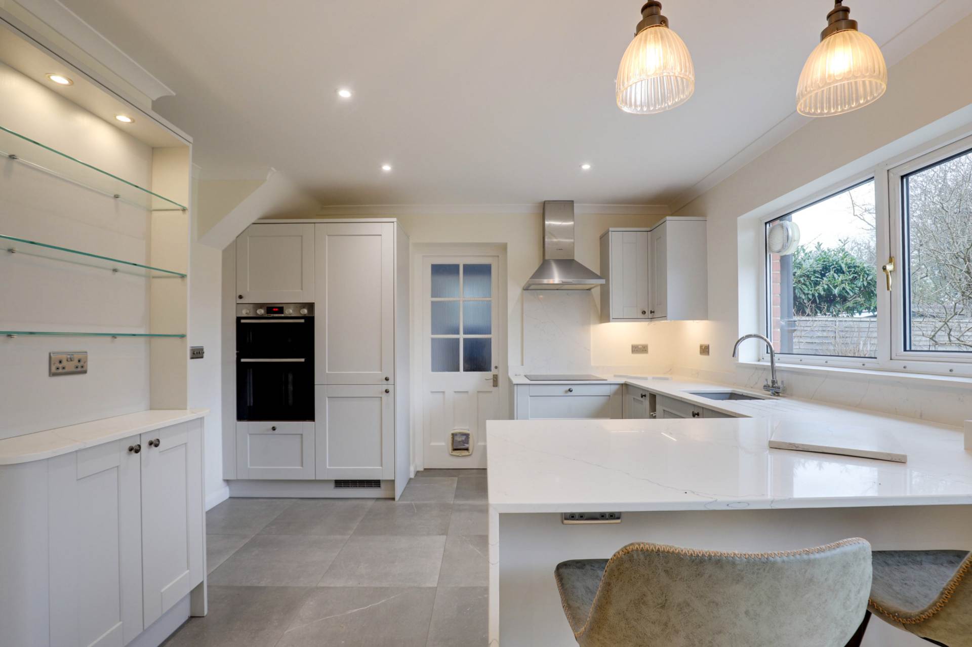 Surley Row, Emmer Green, Image 14