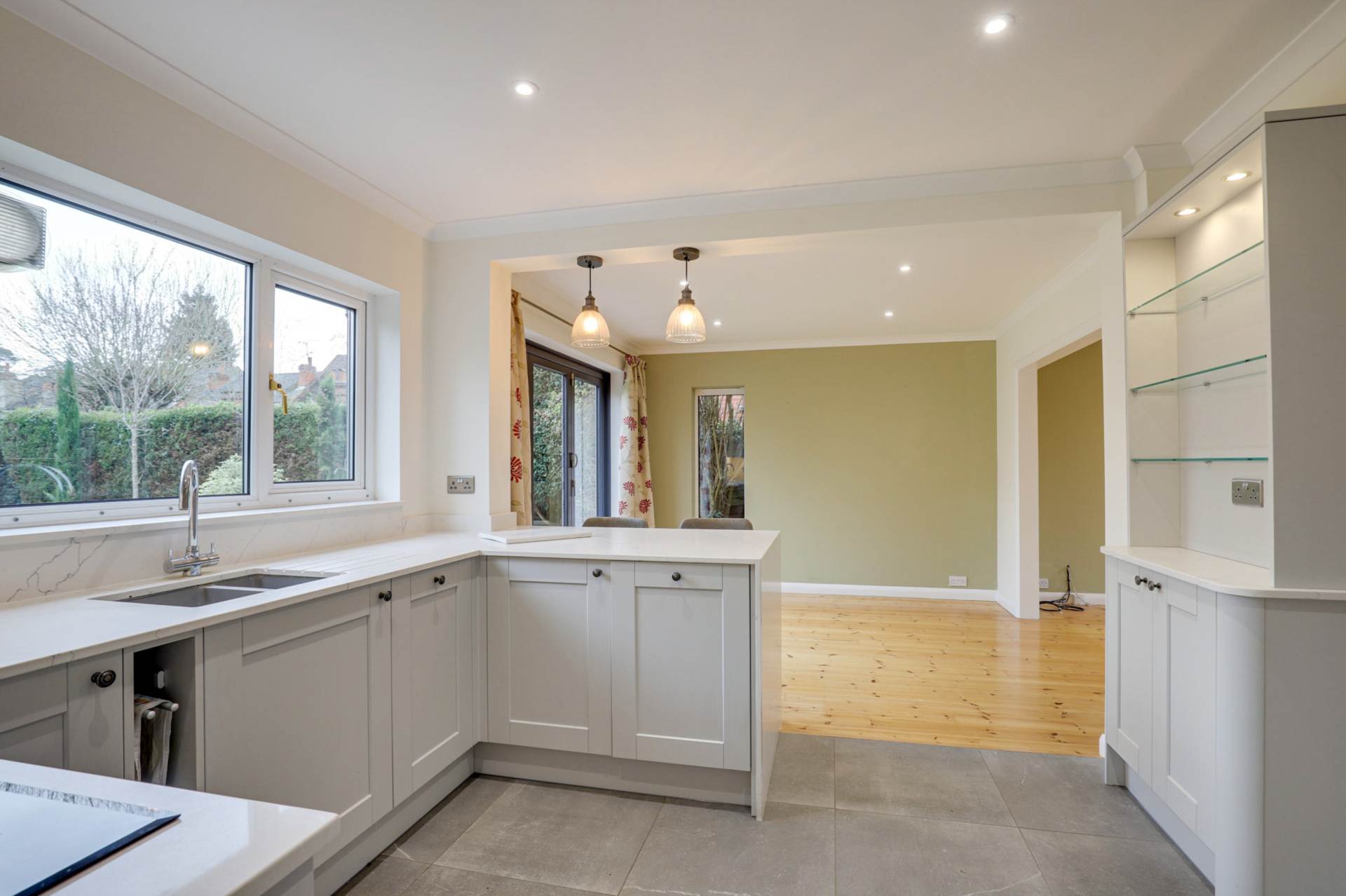 Surley Row, Emmer Green, Image 5