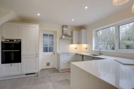 Surley Row, Emmer Green, Image 11