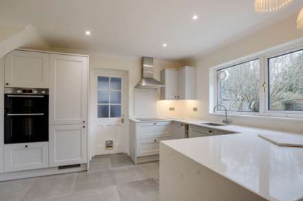 Surley Row, Emmer Green, Image 12