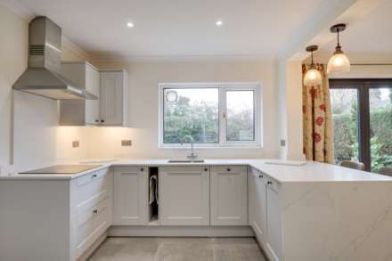 Surley Row, Emmer Green, Image 13