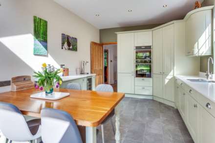 Kidmore Road, Caversham Heights, Image 17