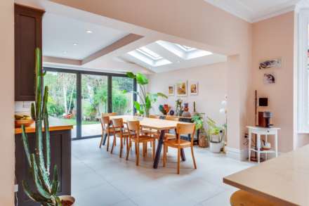 St Peters Avenue, Caversham Heights, Image 10