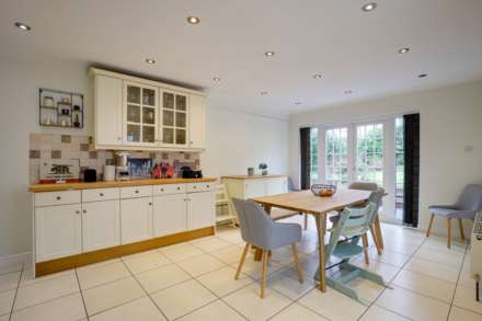 Picton Way, Caversham, Image 16